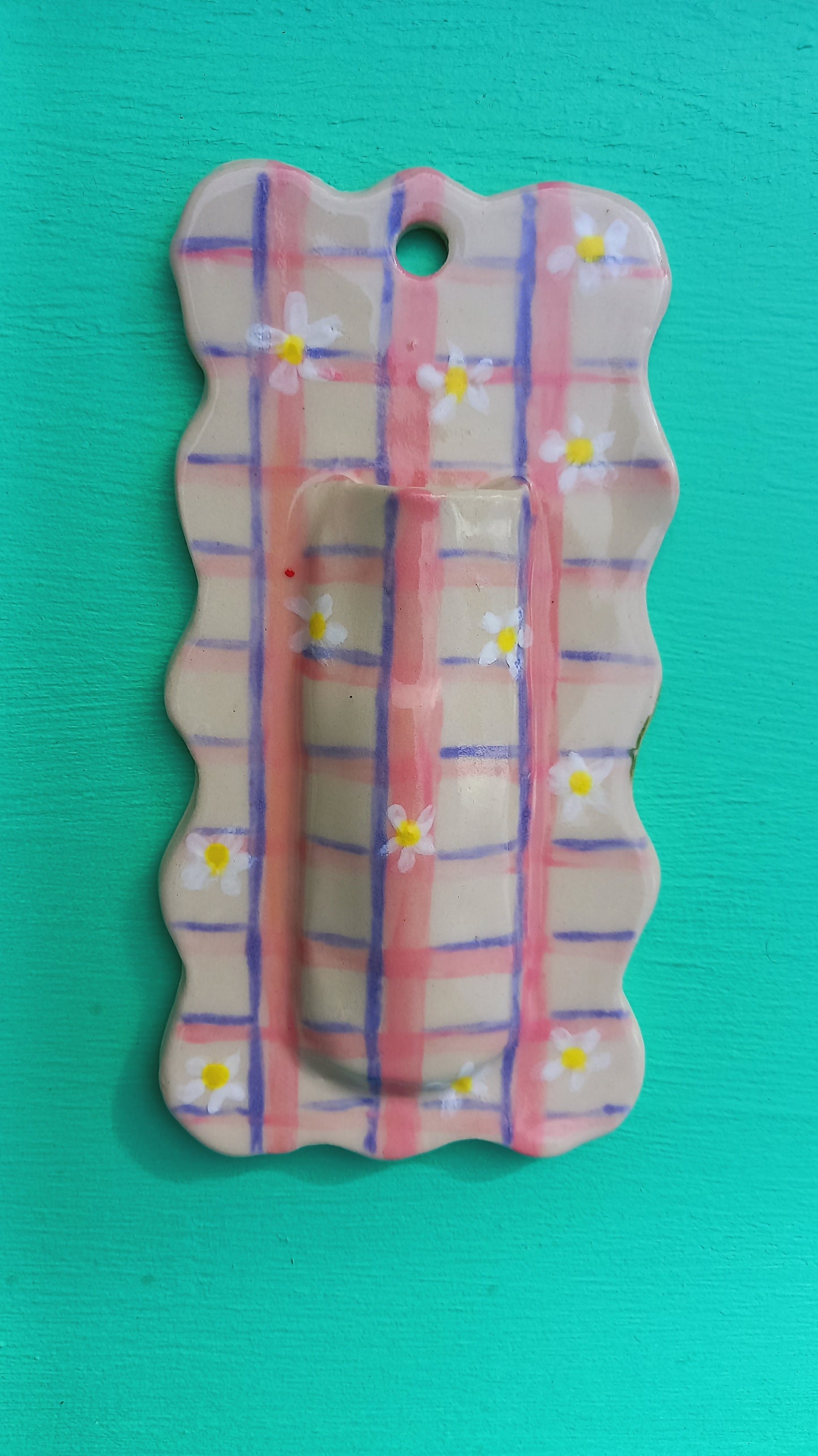 Tiny Wall Vase/ Daisy