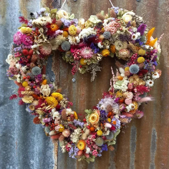 dried-heart-wreath.webp