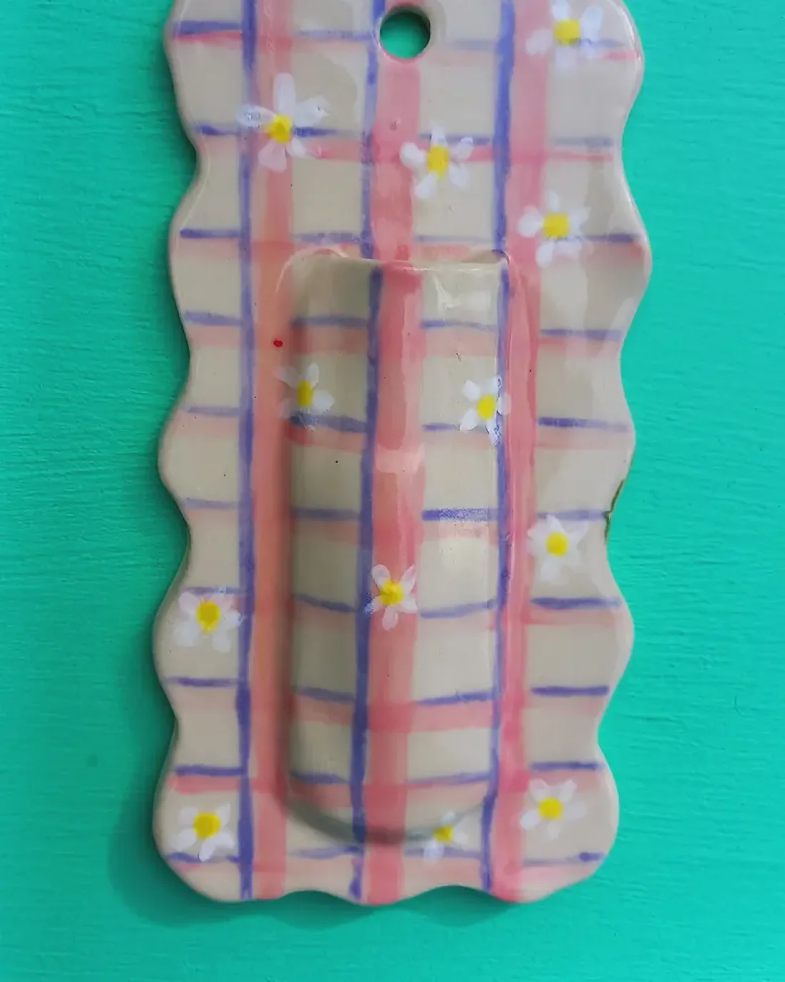 Tiny Wall Vase/ Daisy